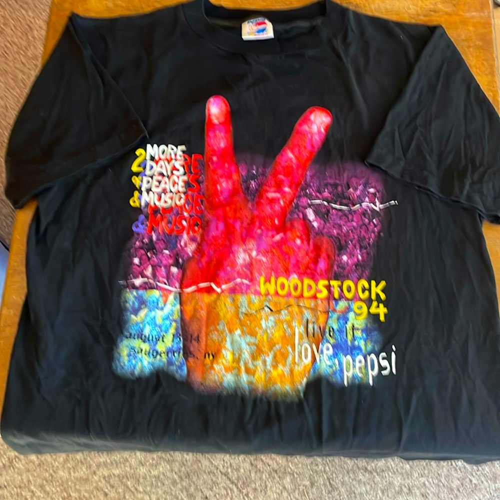 Woodstock ‘94 T-shirt size L; gently used
